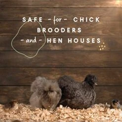 Manna Pro Fresh Flakes | Chicken Coop Bedding | Pine Shavings For Chicken Bedding | 4 Cubic Feet